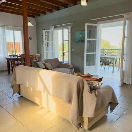 Regina Villa *